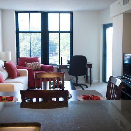 Crystal Quarters Corporate Housing At The Gramercy Arlington Værelse billede