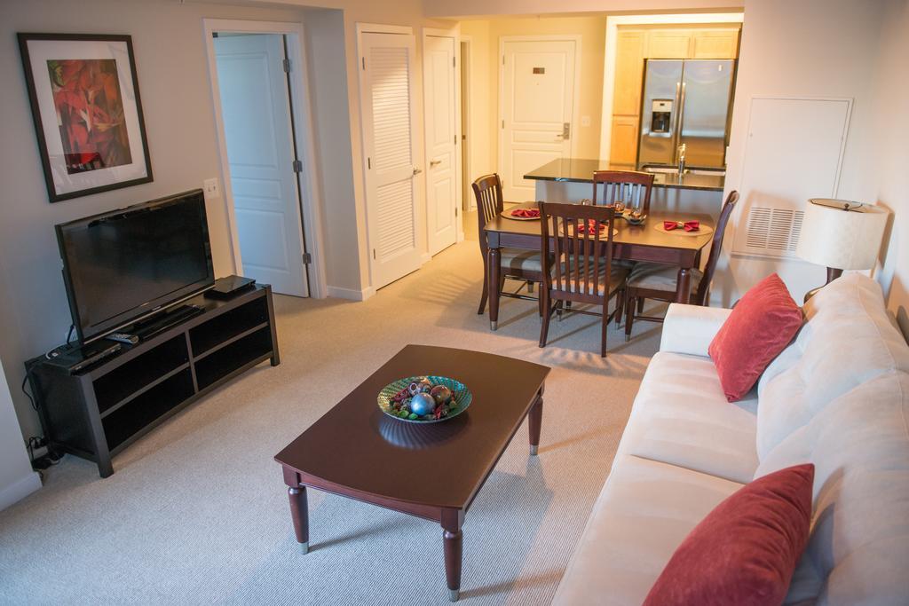 Crystal Quarters Corporate Housing At The Gramercy Arlington Værelse billede
